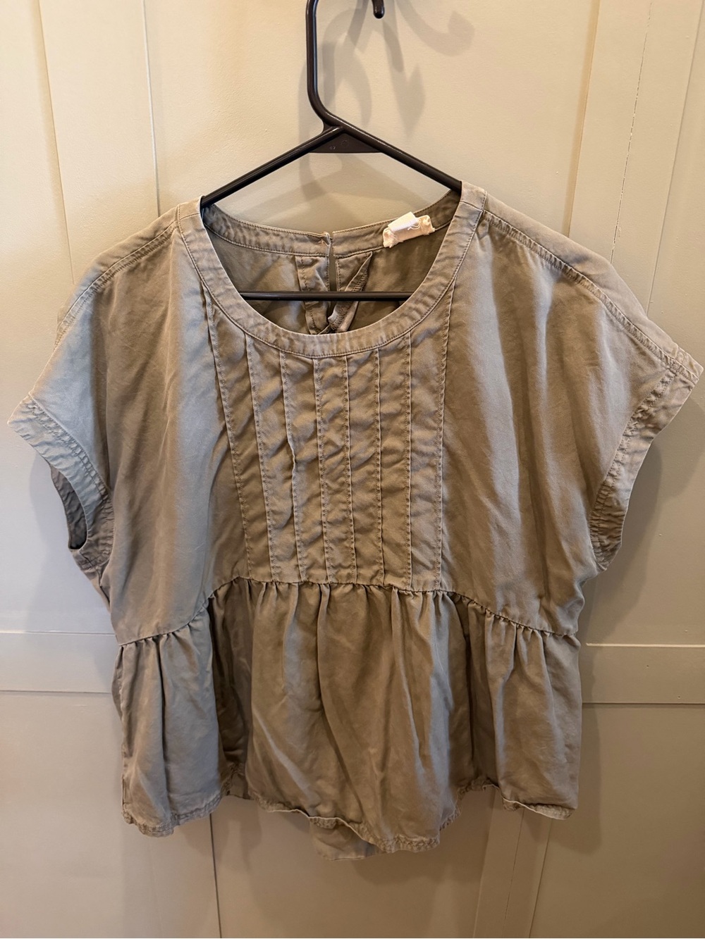 Relaxed Up West Ruffled Peplum Top in Olive